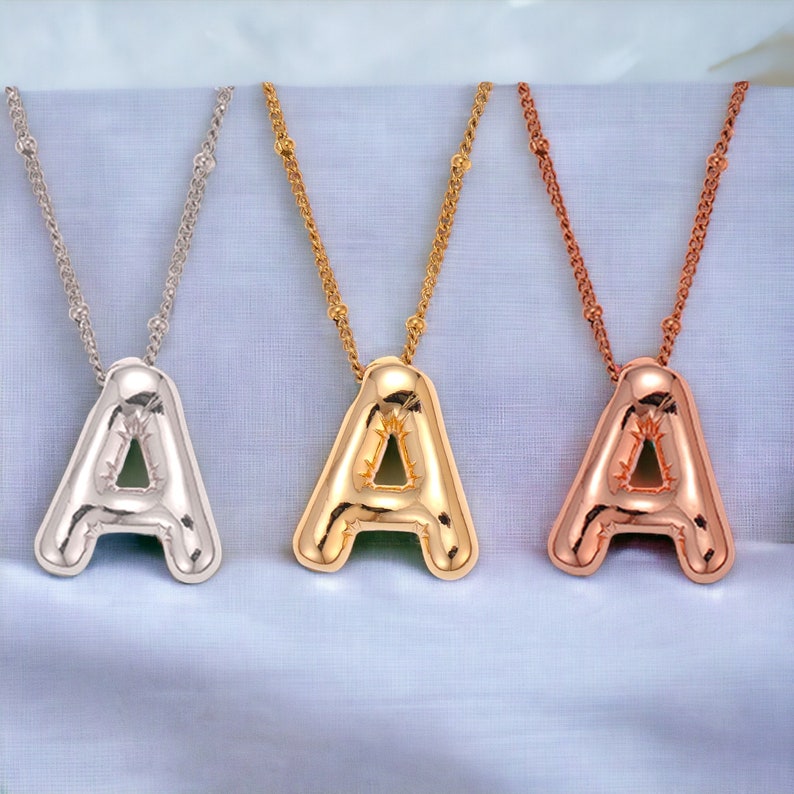 Gouden ballon eerste ketting, Bubble Letter hanger, delicate kralen ketting, aangepaste sieraden, verjaardagscadeau afbeelding 7