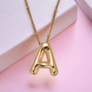 Gouden ballon eerste ketting, Bubble Letter hanger, delicate kralen ketting, aangepaste sieraden, verjaardagscadeau 18k Gold