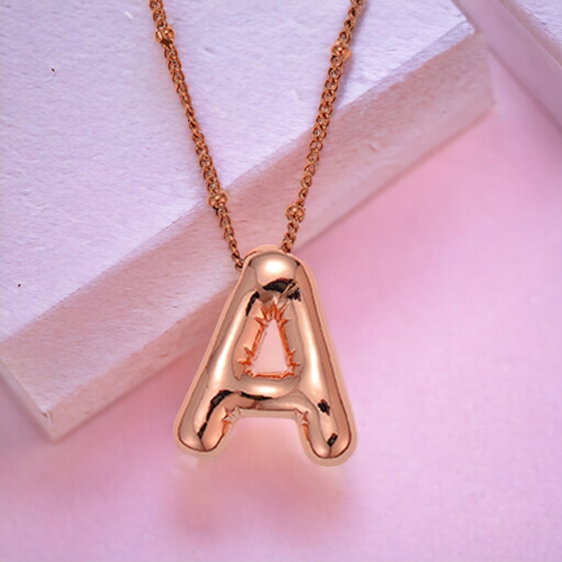 Gouden ballon eerste ketting, Bubble Letter hanger, delicate kralen ketting, aangepaste sieraden, verjaardagscadeau Rose Gold