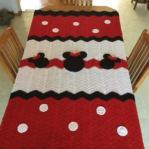 CROCHET Minnie Mouse Blanket pattern only  / Minnie Mouse / Blanket / Crochet Blanket  / Child Blanket / Blanket Pattern