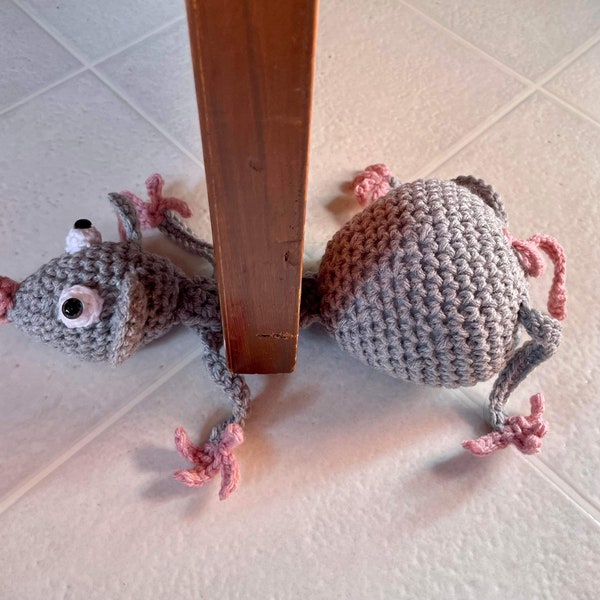 Crochet Mouse / crochet door stop / door stopper / mouse / amigurumi / crochet mouse / critter / Pattern