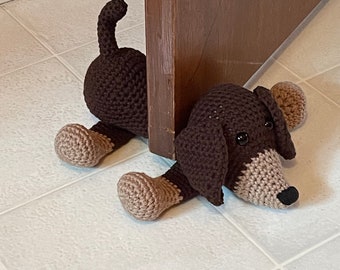 Peek-A-Boo Puppy door stop / puppy / crochet puppy / crochet dog / door stop / amigurumi / amigurumi dog / dachshund