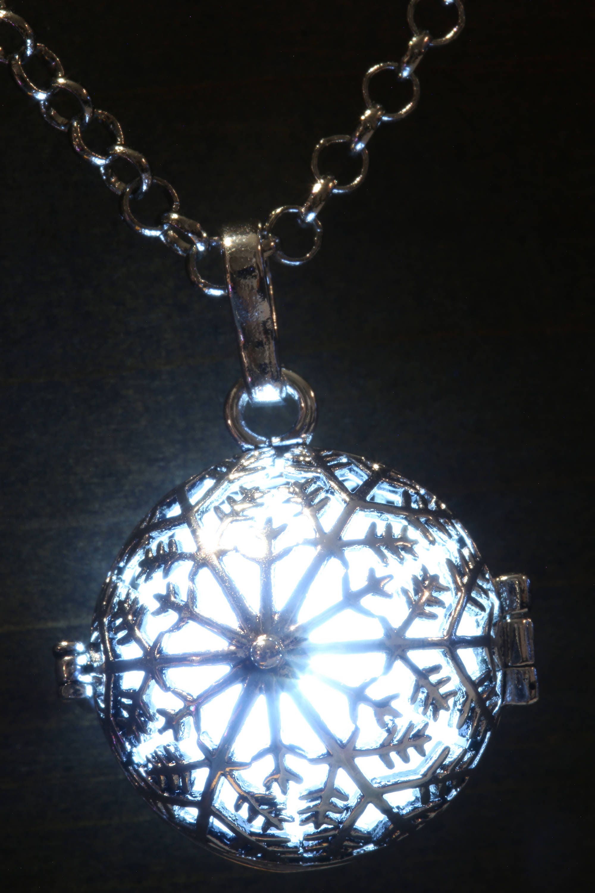 Snowflake pendant.Glowing necklace.Snowflake locket.Silver Etsy