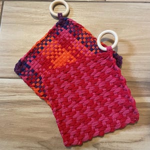 Handmade Loom Pot Holders Trivet with wood ring