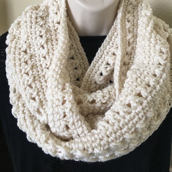 Ivory Infinity Scarf,Crochet Infinity Scarf,Fashion Scarf,Womens,Color Choice,Handmade Scarf,Warm&Soft,Nice Gift for Lady,Winter Neck warmer