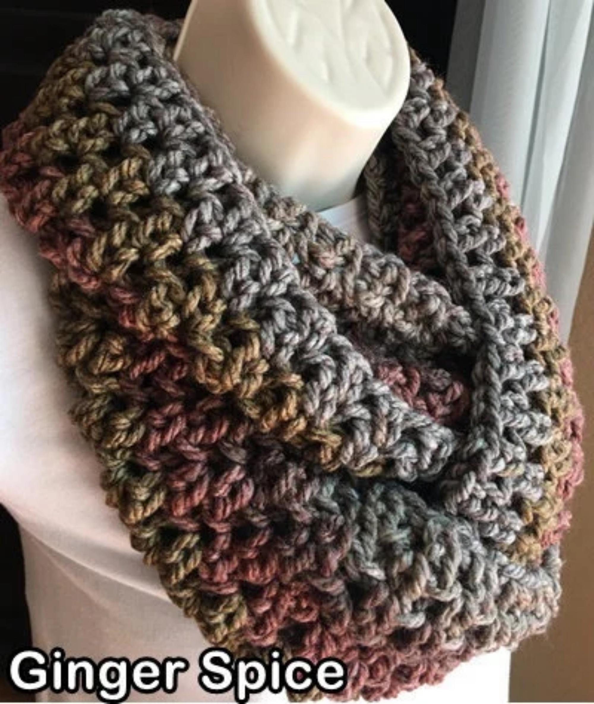 Chunky Infinity Scarf,Crochet Scarf,Women's Infinity Scarf,Fashion Scarf,Handmade,Warm and Soft,Gift,Acrylic/Wool yarn,Chunky winter scarf