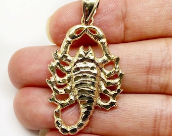 lots 8pcs natuer golden scorpion fine gift to friend scorpion black pendants 