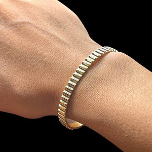 18K Solid Yellow Gold Fluted Cuff Bangle Bracelet 20.3 Gr Size 6.5-7 in Unisex