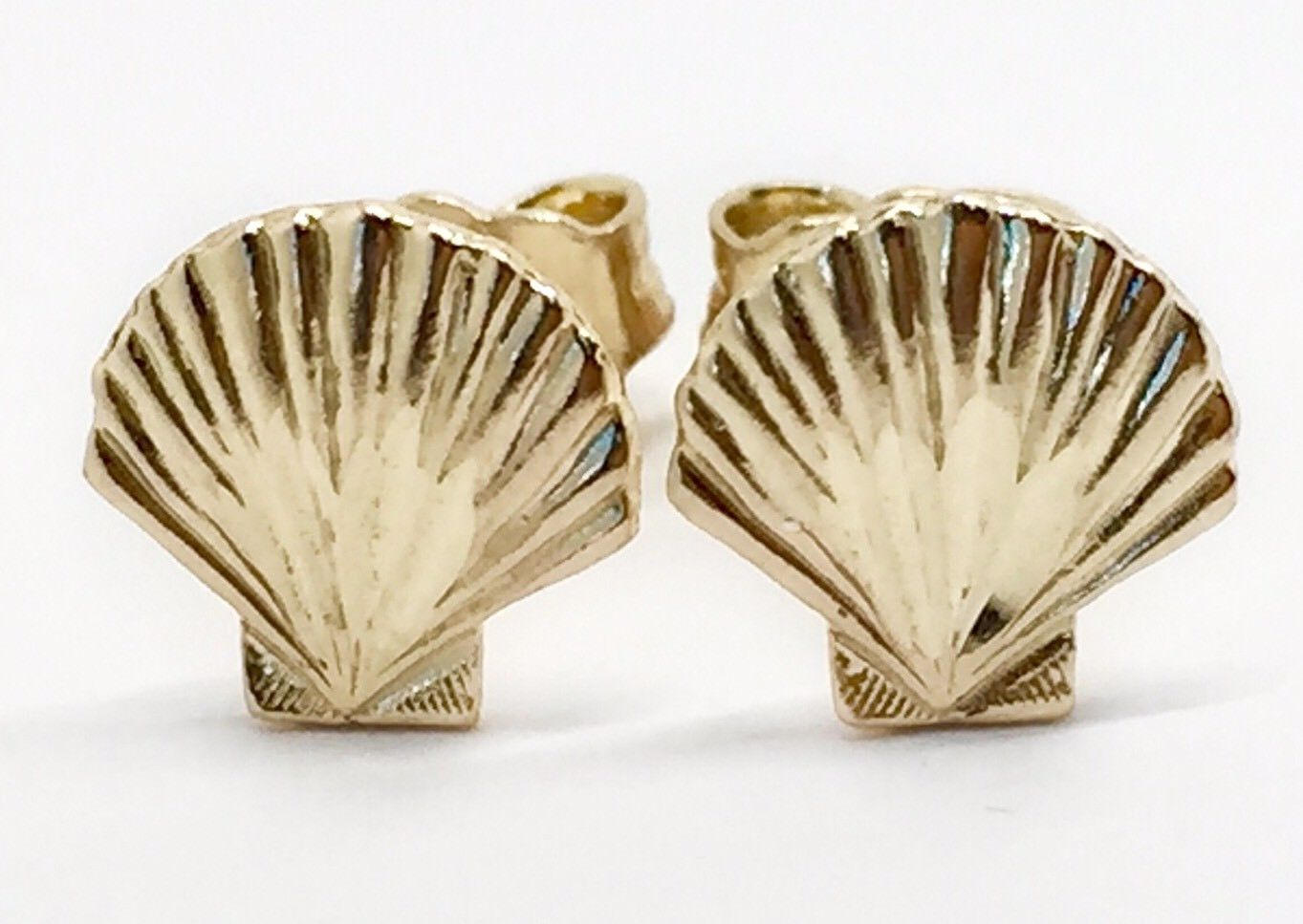 14Kt Gold Sea Shell Stud earrings 3D Carribean Cruise Souviner – Avis  Diamond Galleries