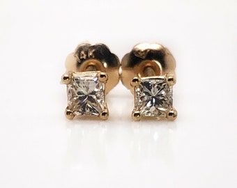0.25 TCW Natural Princess Cut Diamond 14k Yellow Gold Stud Earrings