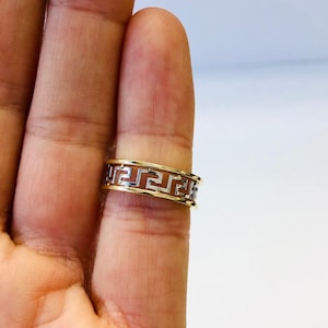 Unisex 1.5 Grams 14K White Gold 6 MM Greek Key Band Ring Size 8 Unisex 1.5 Grams 14K White Gold 6 MM Greek Key Band Ring Size 8