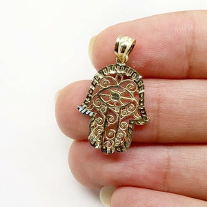 10K Yellow Gold Khamsa Hamsa Hand Lucky Jewish Filigree Pendant 1.02&quot; 2.2 Grams