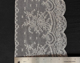 SALE!  Italian Chantilly Leavers Stretch Lace, Scalloped edge 7" width  IVORY
