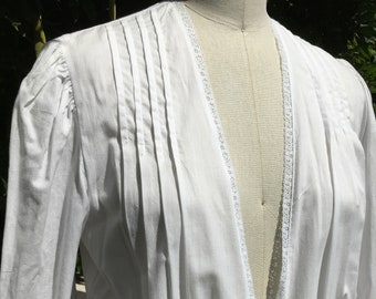 1980's Vintage Victorian Peignoir Robe #14 in small/medium in white