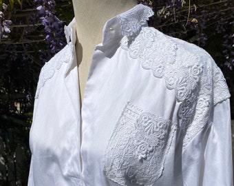 1980's Vintage Cotton Sateen Poet's Smock with Lace details in white in OS.  #356