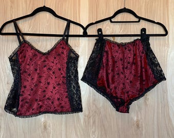 Completo canotta e pantaloncini in jacquard elasticizzato color vino, P/E n. 430/431
