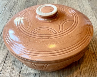 Vintage Stoneware Covered Baking Dish, pumpkin