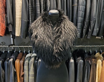 Black RACCOON COLLAR . Luxury large  fur  collar with lining and  hidden  (hook and eye) closure. removable Tuxedo fur collar.
