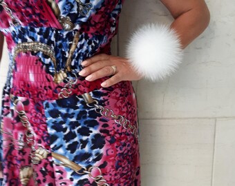 Pompom fur Wristband, leather wristband with white fox fur popom.