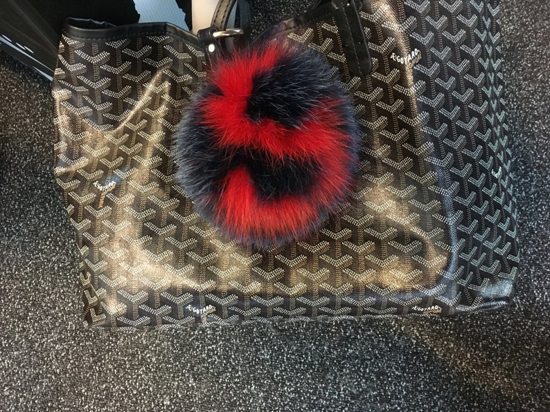 Personalized letter fur bag charm. Navy with red letter, Real fur, round ring-clasp. image 3