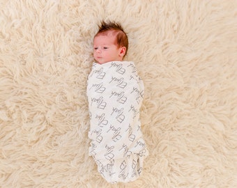 Personalized swaddle / infant headwrap with bow / knot fold hat / organic muslin / newborn blanket / name reveal / hospital personalised