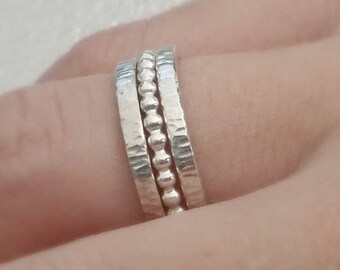 Anillos de plata de ley. Anillos apilables. Anillo de plata de ley. Juego apilable de 3. Anillos con monedas y cuentas. Joyería, Anillos, Anillos apilables.
