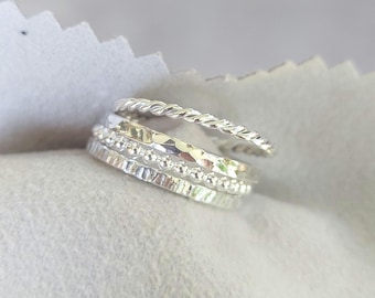 Anillos de plata esterlina - Anillos apilables - Juego de 4 anillos - Pila de anillos - Anillos llamativos - Hechos a mano - Anillos de plata esterlina reciclados.
