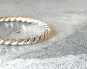 Bague en argent sterling. Anneau torsadé