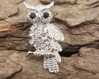 Vintage Owl Tiny Brooch 1980's with Black Rhinestone Eyes and textured detailing for its feathers.