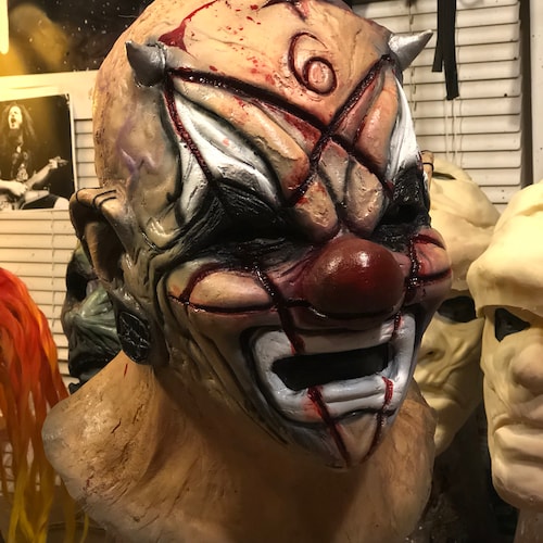 Wees De gasten Top Mayhem Clown Mask - Etsy