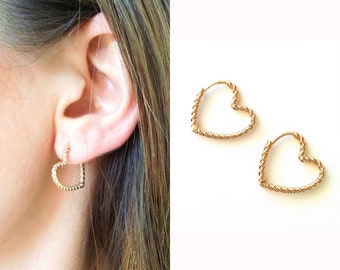 Créoles en forme de cœur plaqué or 750/000 -Boucles d'oreilles créoles moyennes, petites créoles or  - Circle heart hoop 750 gold plated