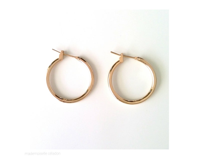 Boucles D'oreilles Créoles Plaqué Or 18K Avec Zircones Et Nacre - Marque Tres.Or, Neuf Avec étiquettes