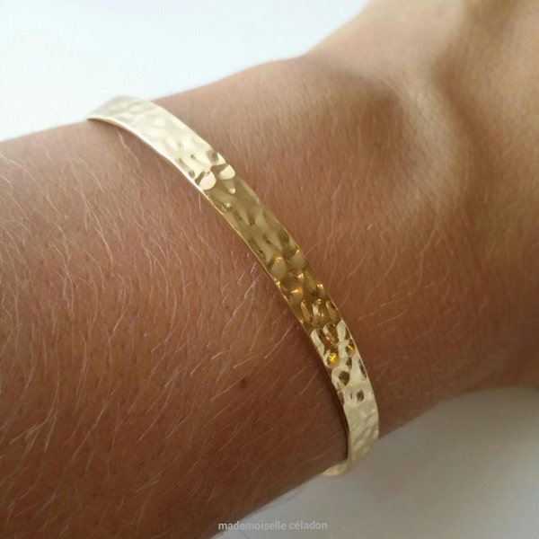 Bracelet, jonc plaqué or 18 carats - bracelet rigide motif martelé - taille réglable - gold plated 18k