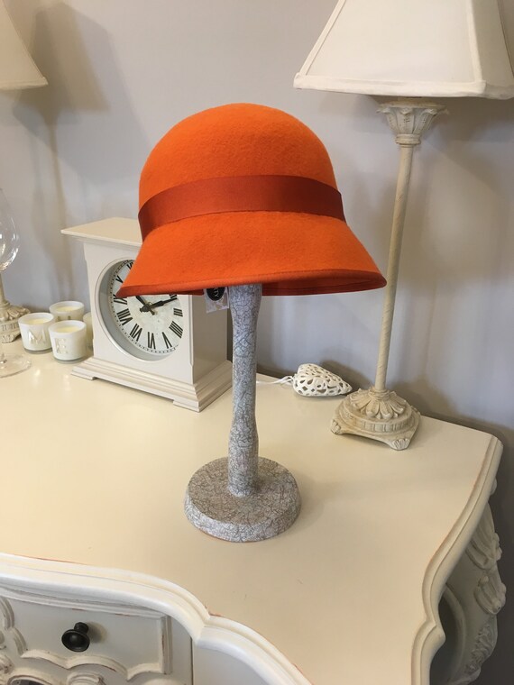 Felt cloche hat Clearance