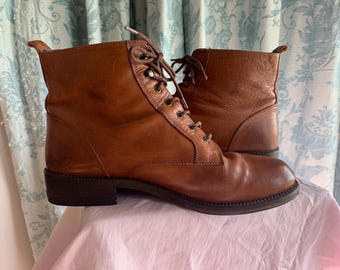 Preowned Russell and Bromley Tan Leather Lace Up Boots size 39 1/2
