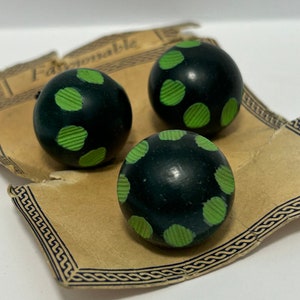 3 x 21mm Boutons boule en bois vert Véritable vintage des années 1940 New Old Stock Blanc NBGD532