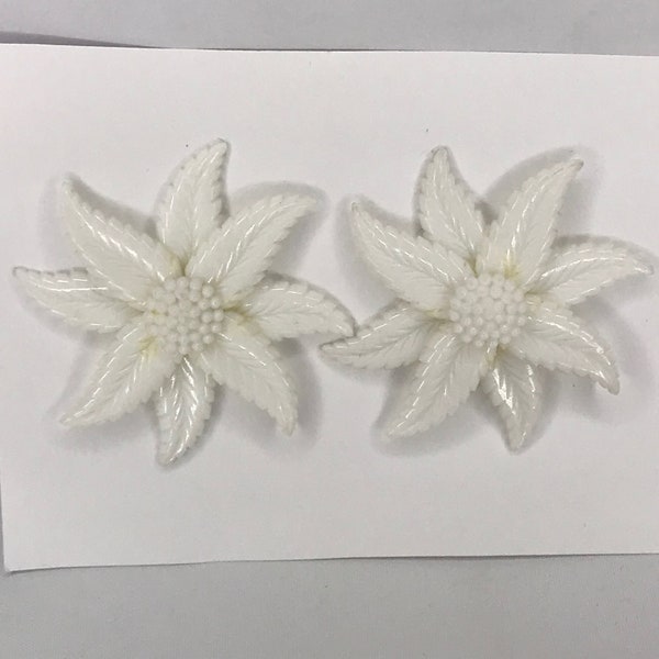 1950's Vintage Deadstock Large White Floral Clip On Earrings