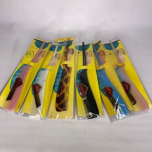New Old Stock Vintage DEE BEE - ELIZABETH Teasing Comb 1950s 1960s Deadstock Backcombing Brush Hair Comb Rat Tail Hairdressing Comb