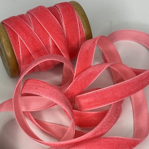 10 Yard Roll Of 1950s - 60&#39;s True Vintage raspberry Pink Rayon Velvet Ribbon Super Quality 13mm or 15mm