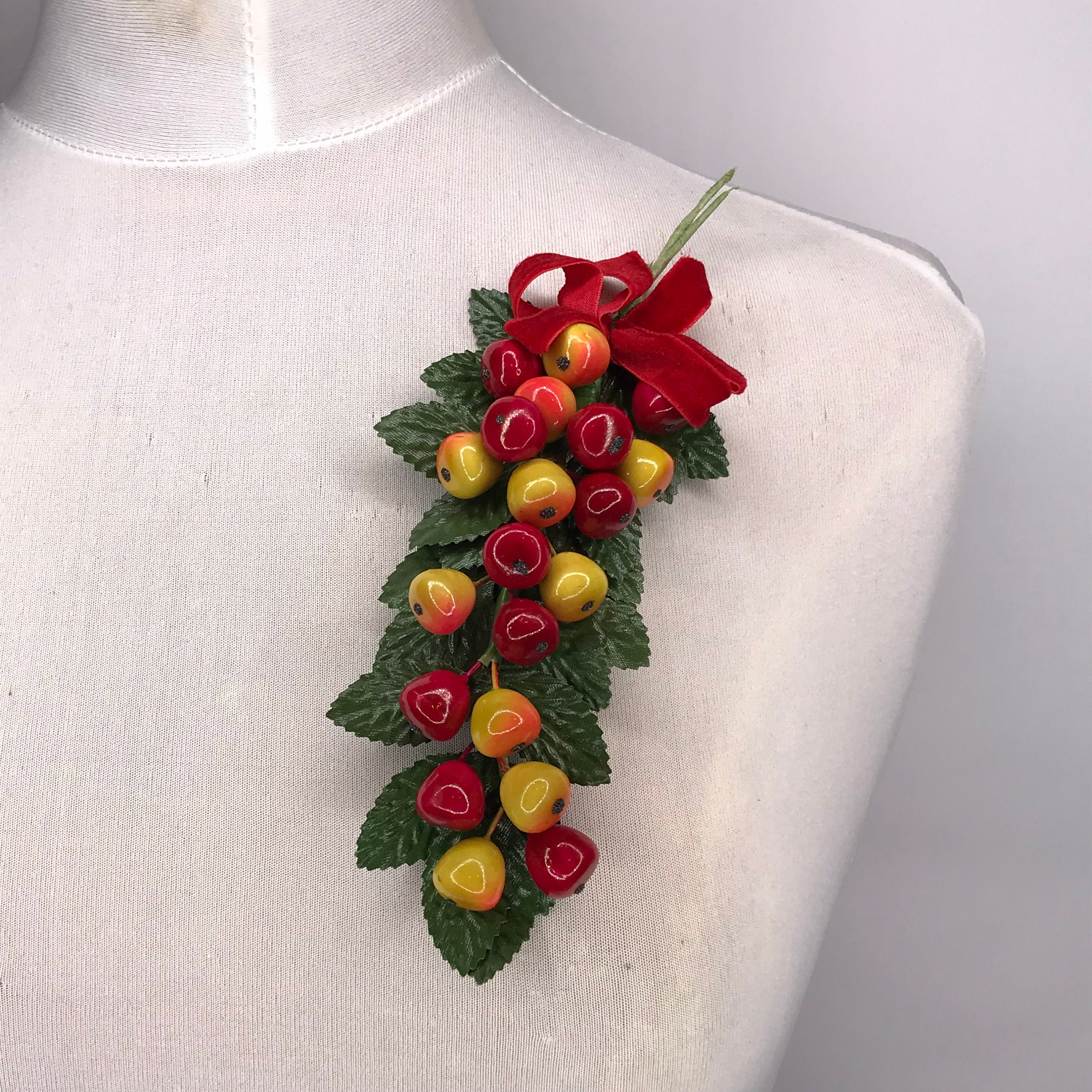 値下げ)ヴィンテージ　レトロ　ブローチまとめ売り ヴィンテージとアンティークのブローチカタログ｜デイジー