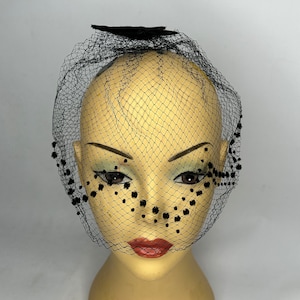 2 Colours Available 1950&#39;s Original Deadstock Vintage Bird Cage Veil With Velvet Bow & Chenille Spots V008
