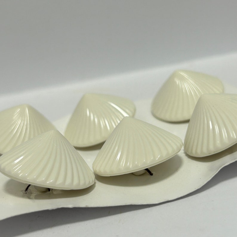 6 Large White Conical 27mm 1950's Decorative Plastic Coat Buttons ...