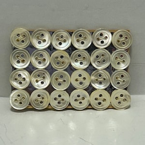 1940&#39;s 7mm Tiny Mother Of Pearl Buttons x 24 Original Vintage Deadstock Takase Made In Occupied Japan NBGD0329
