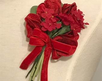 TRUE vintage Millinery Red Velvet Sweet Pea & Red Pretty Primula Corsage 1940'S 1950'S