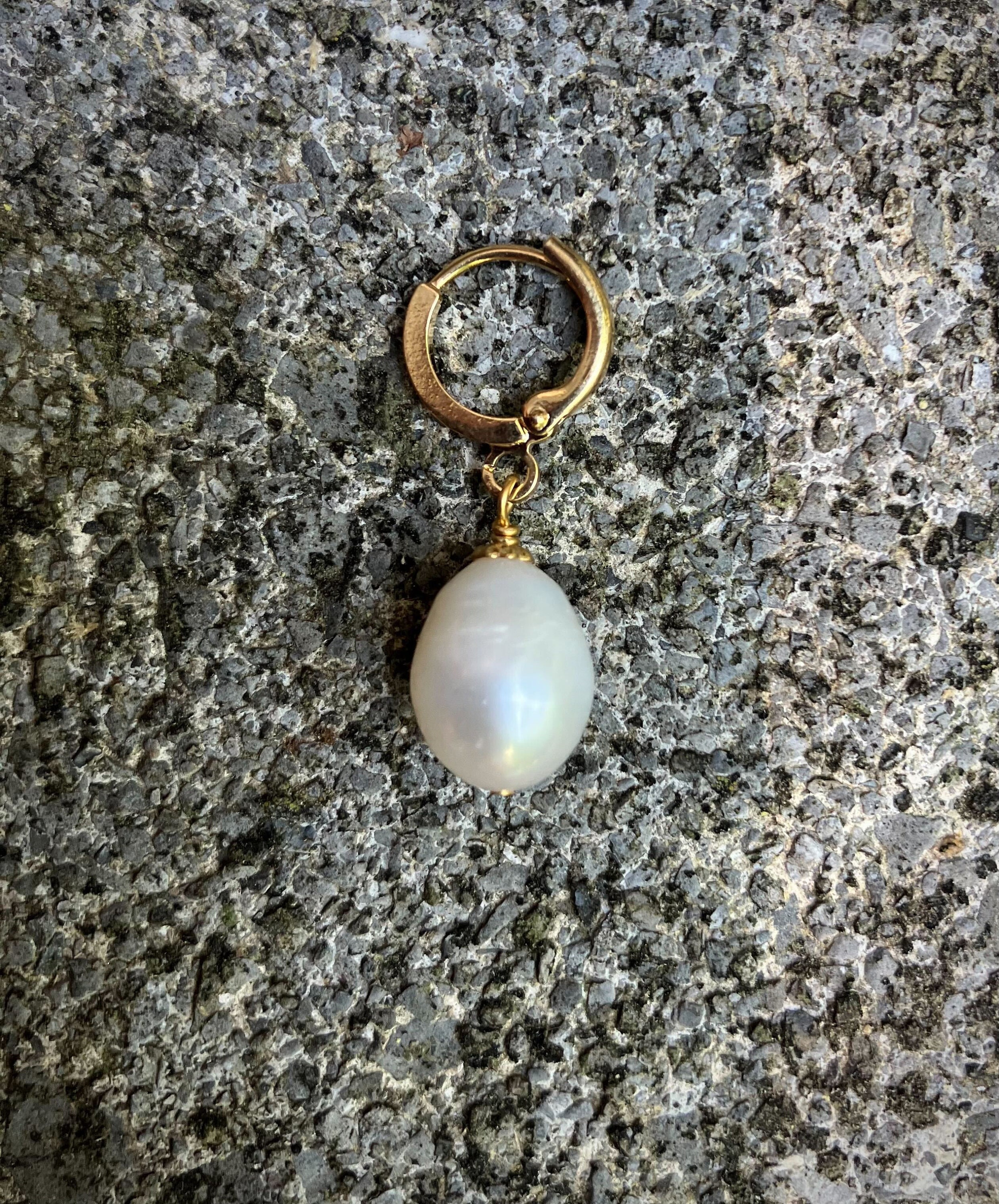 Single Earring With a White Freshwater Pearl Drop, Gold or Silver Plated,  Multiple Sizes of Pearl Available. One Earring, Not a Pair. - Etsy