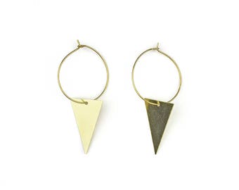 Brass earrings with geometric pendant - VI
