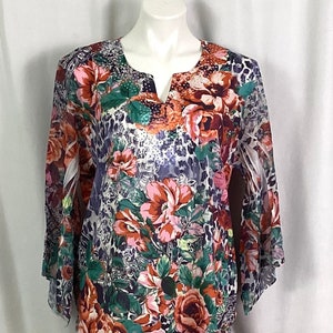 NWOT-JM Collection floral dressy top - size-XL