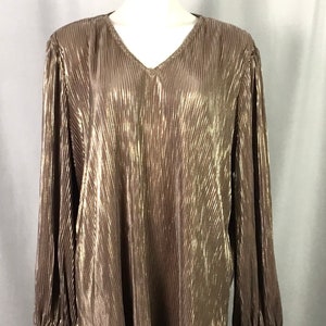 NWOT-Grace Karin -2XL-subtle gold glitter -fine pleat blouse