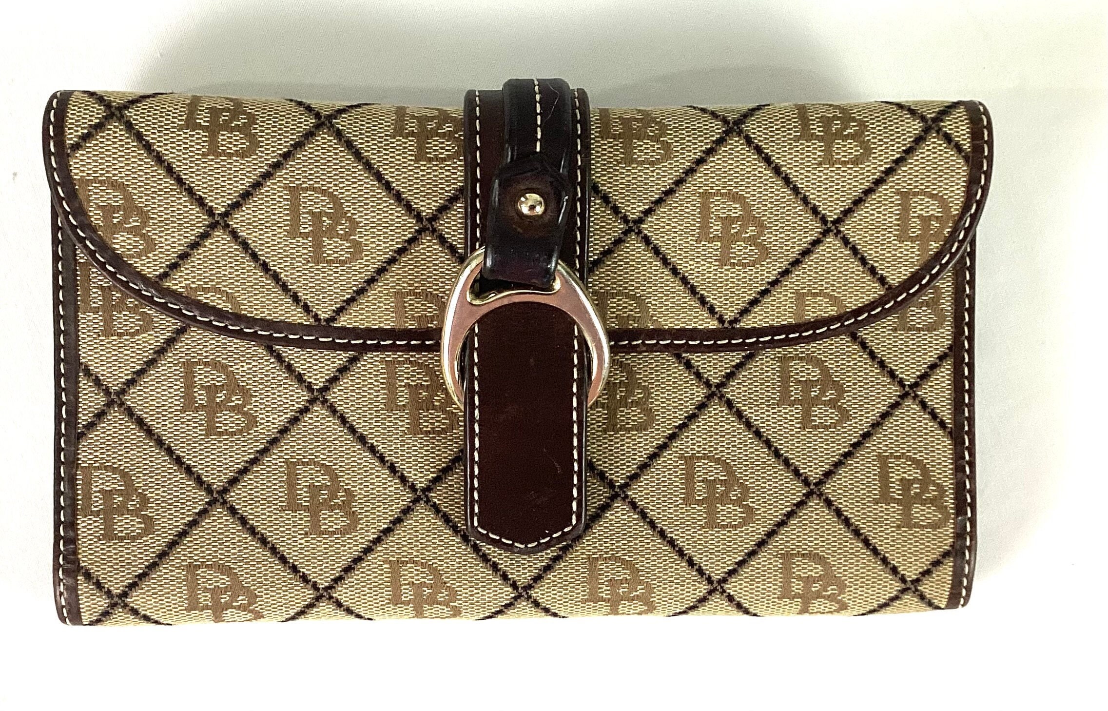 Dooney and bourke taupe wallet hotsell