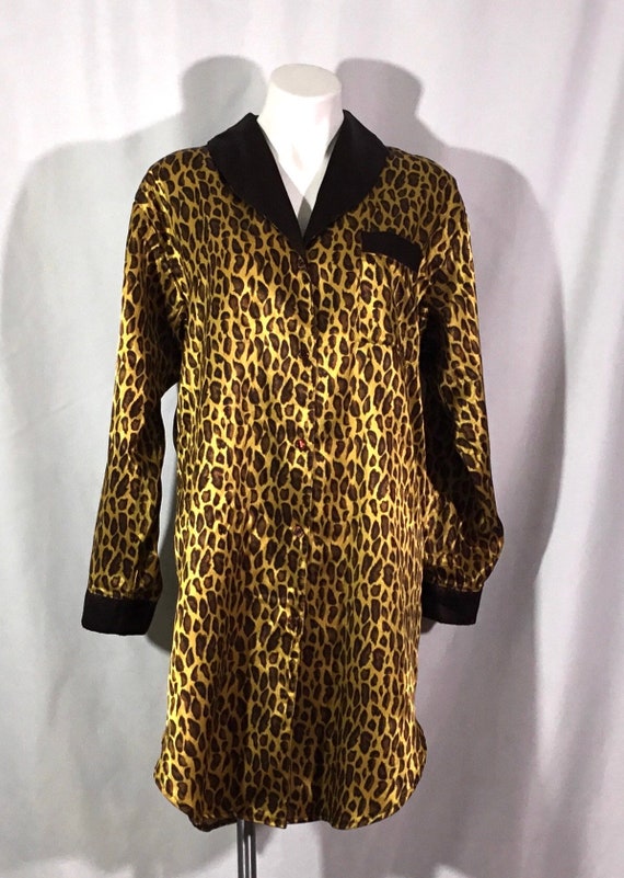 VTG-Barbizon -size L-cuddleskin button front robe